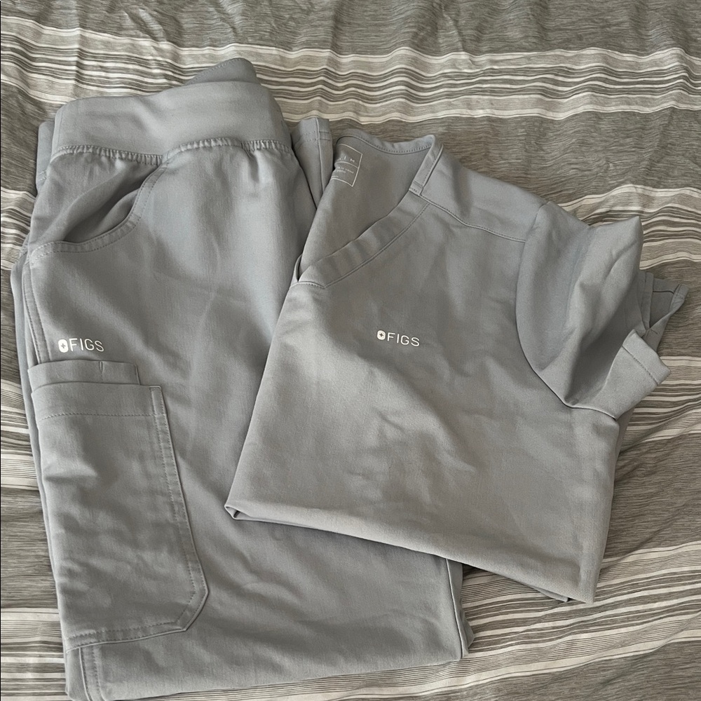 Figs Women’s Kade Cargo Pants and Catarina scrub tol